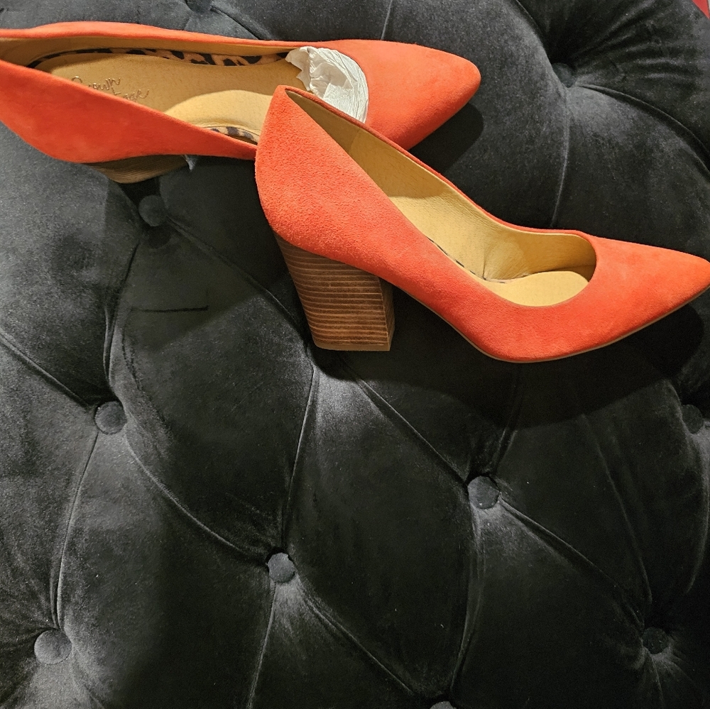 Block Pointed Toe Heels - Picture 2 of 3